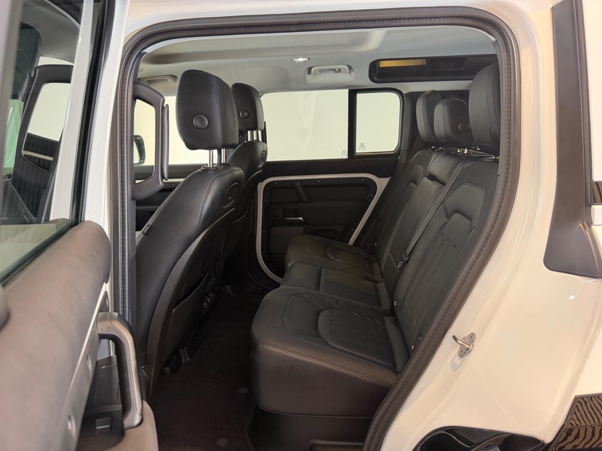 Land Rover Defender 110